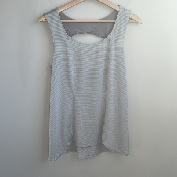 Lululemon Run Righteous Tank SZ 6 - Picture 5 of 5